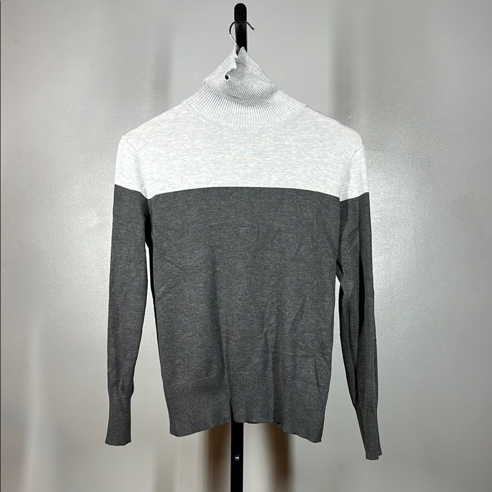 Cynthia Rowley Gray and Light Gray Classic Turtle Neck